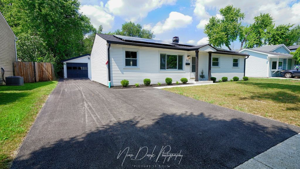 312 Cherry Valley Road, Vernon Hills, IL 60061