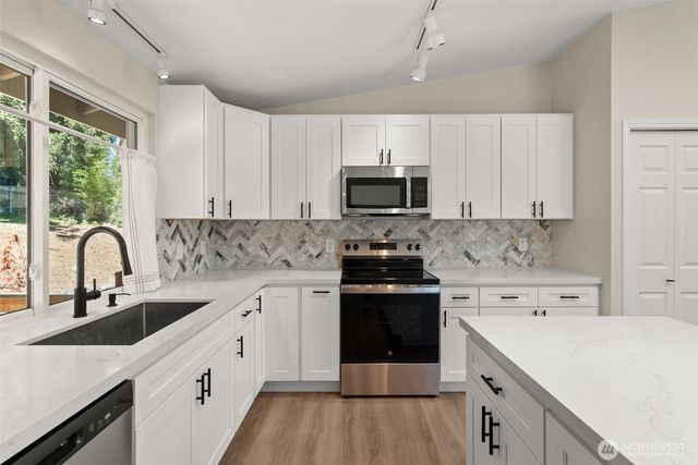 10020 100th Avenue SW, Lakewood, WA 98498