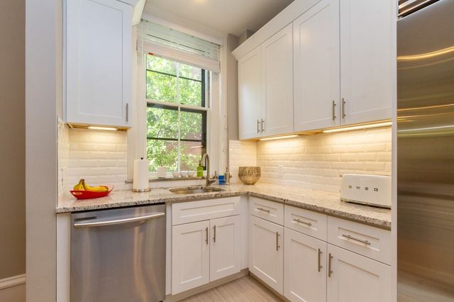 27 Hereford St, Boston, MA 02115