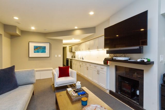 27 Hereford St, Boston, MA 02115