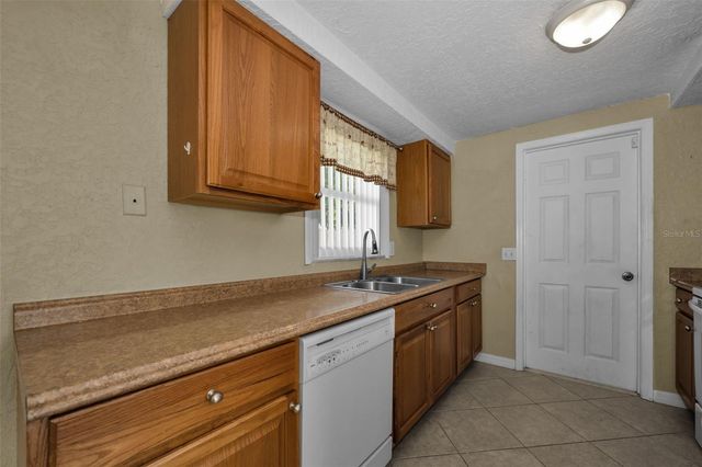 4445 SPRING LAKE COURT, New Port Richey, FL 34652