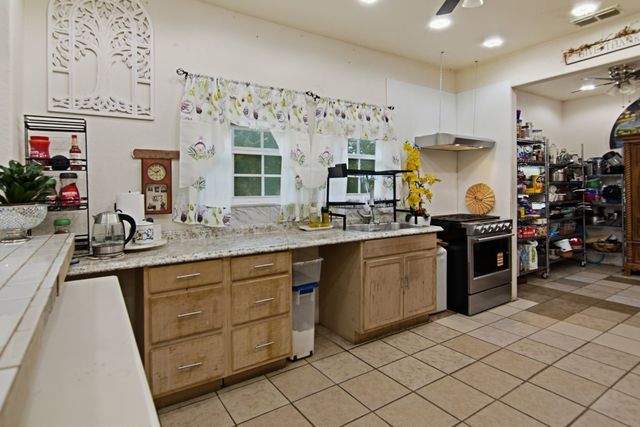 2929 E Lancaster Avenue, Fort Worth, TX 76103
