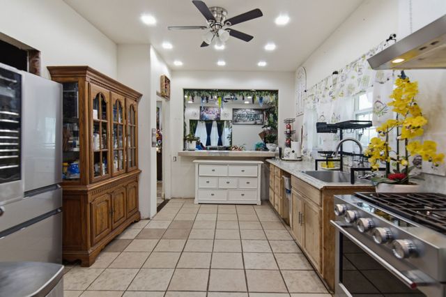 2929 E Lancaster Avenue, Fort Worth, TX 76103