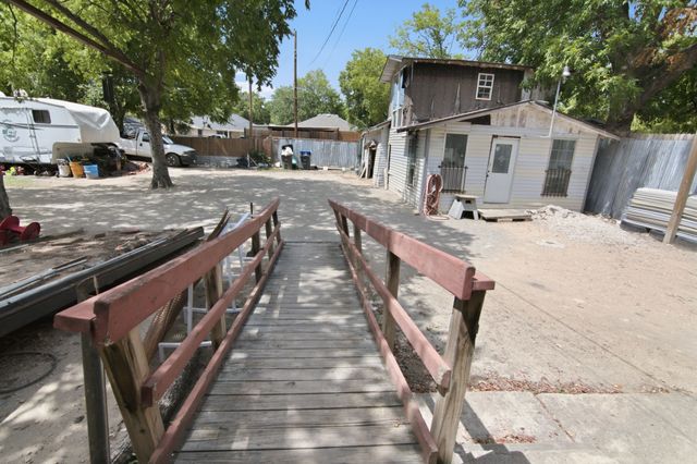 2929 E Lancaster Avenue, Fort Worth, TX 76103