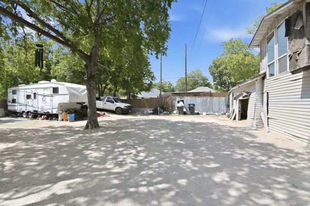 2929 E Lancaster Avenue, Fort Worth, TX 76103
