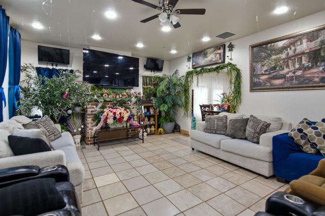 2929 E Lancaster Avenue, Fort Worth, TX 76103
