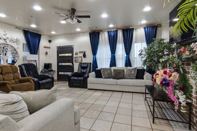 2929 E Lancaster Avenue, Fort Worth, TX 76103