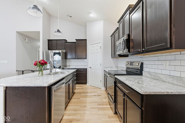 5063 Wildflower Drive, Whitestown, IN 46075