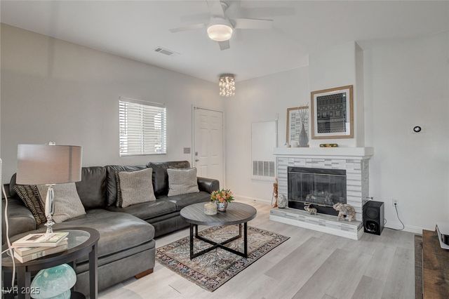 1401 Red Crest Lane 201, Las Vegas, NV 89144