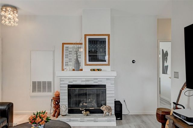 1401 Red Crest Lane 201, Las Vegas, NV 89144