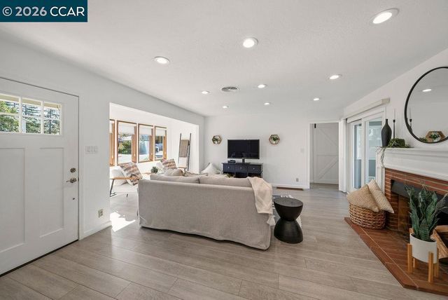 1531 1531 Garcez Dr, Concord, CA 94521