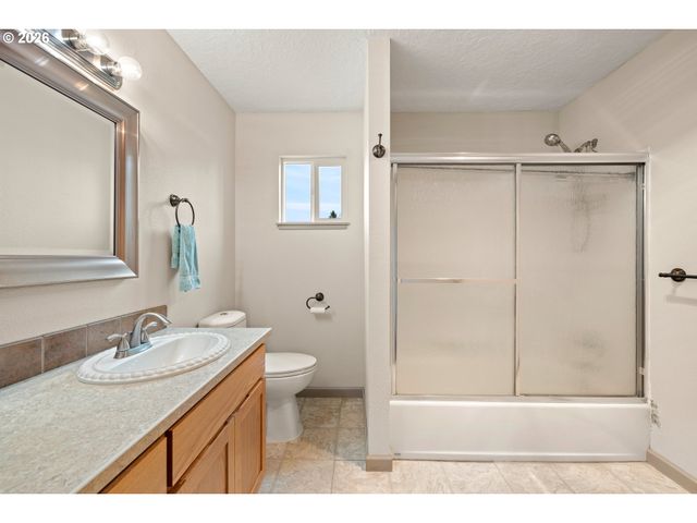 1015 GALES CREEK Rd, Forest Grove, OR 97116