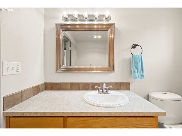 1015 GALES CREEK Rd, Forest Grove, OR 97116