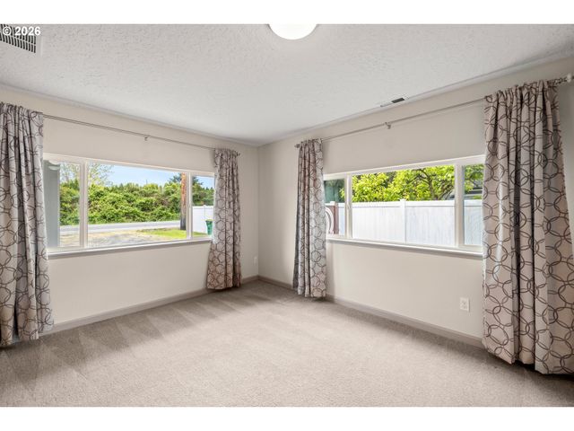 1015 GALES CREEK Rd, Forest Grove, OR 97116