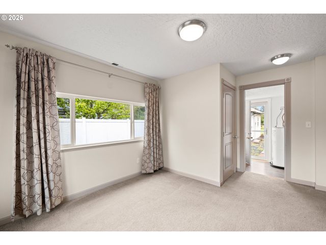 1015 GALES CREEK Rd, Forest Grove, OR 97116