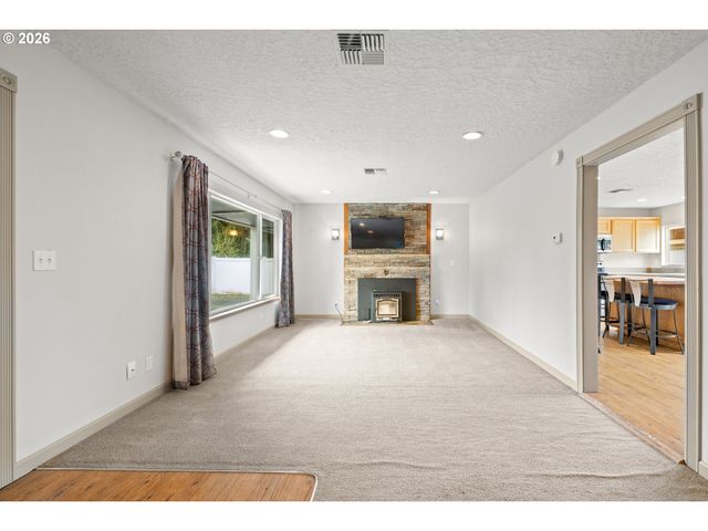 1015 GALES CREEK Rd, Forest Grove, OR 97116