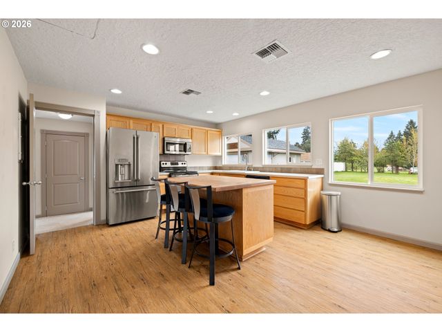 1015 GALES CREEK Rd, Forest Grove, OR 97116