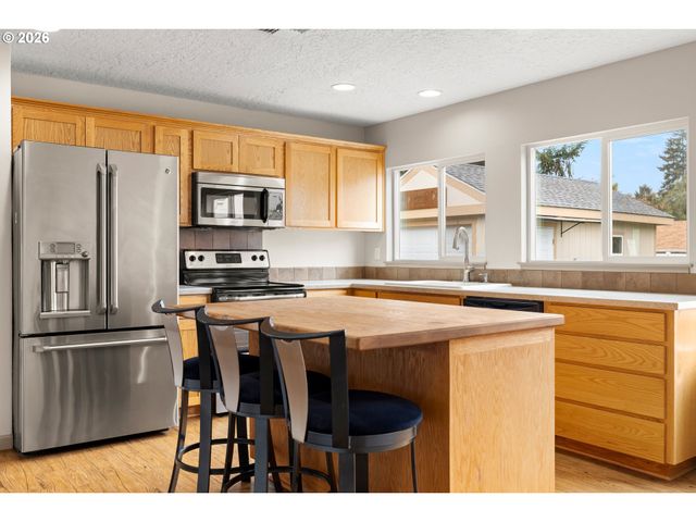 1015 GALES CREEK Rd, Forest Grove, OR 97116