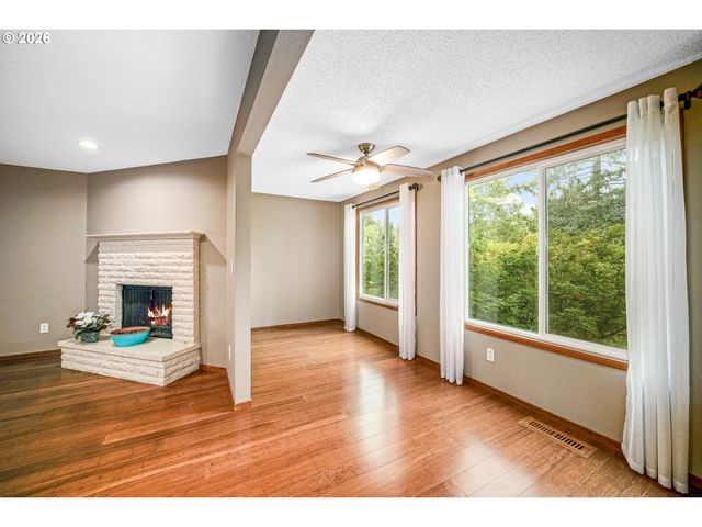 1639 NUT TREE Dr, Salem, OR 97304