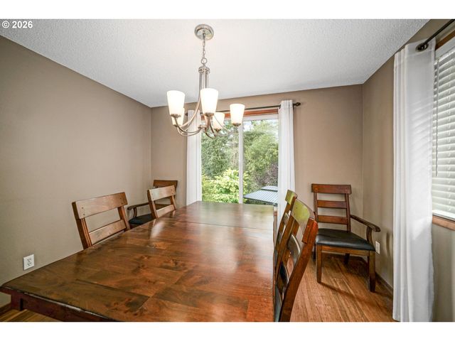 1639 NUT TREE Dr, Salem, OR 97304