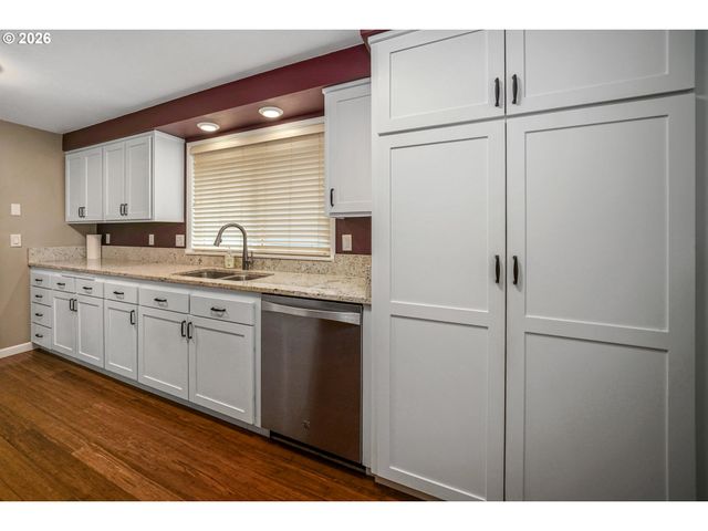1639 NUT TREE Dr, Salem, OR 97304