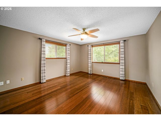 1639 NUT TREE Dr, Salem, OR 97304