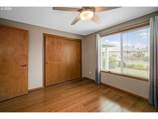 1639 NUT TREE Dr, Salem, OR 97304