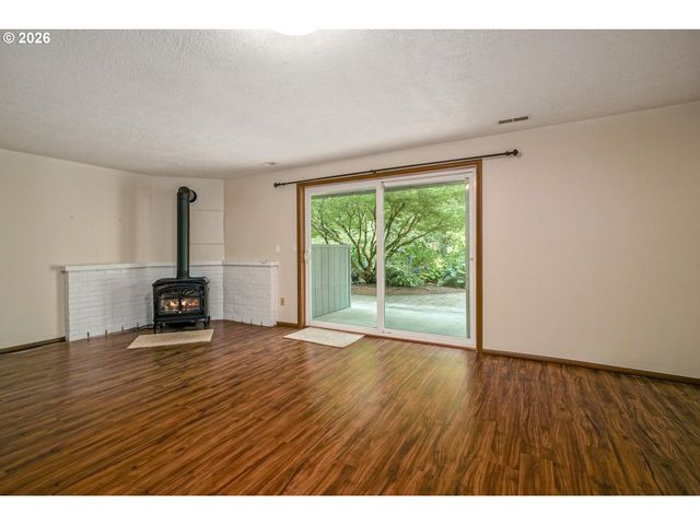 1639 NUT TREE Dr, Salem, OR 97304