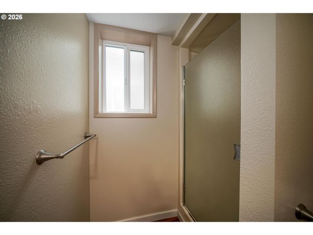 1639 NUT TREE Dr, Salem, OR 97304