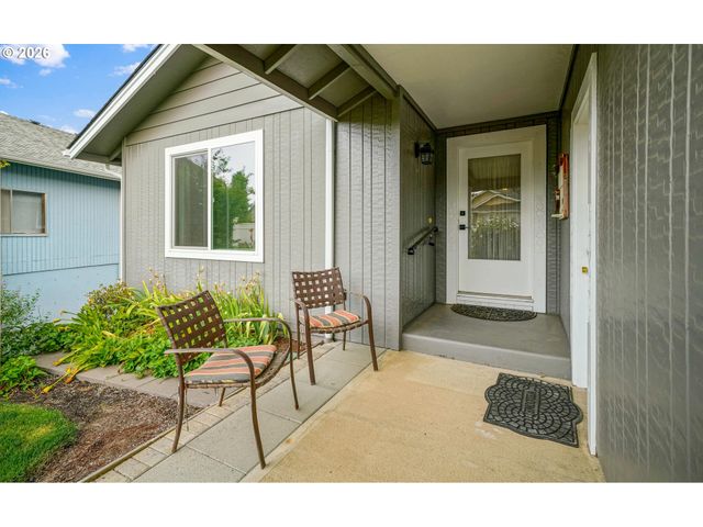 1639 NUT TREE Dr, Salem, OR 97304