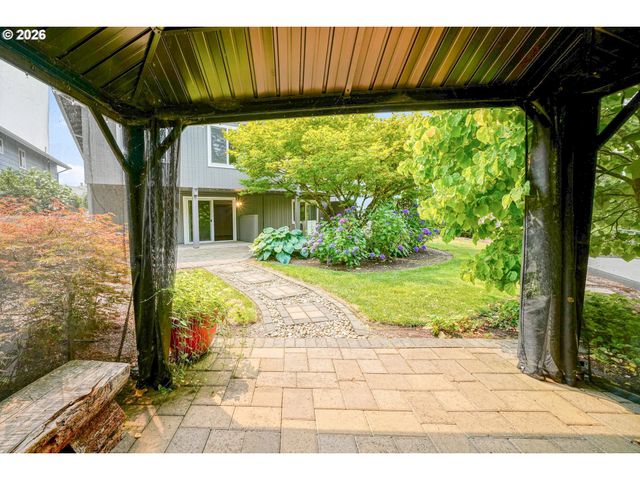 1639 NUT TREE Dr, Salem, OR 97304