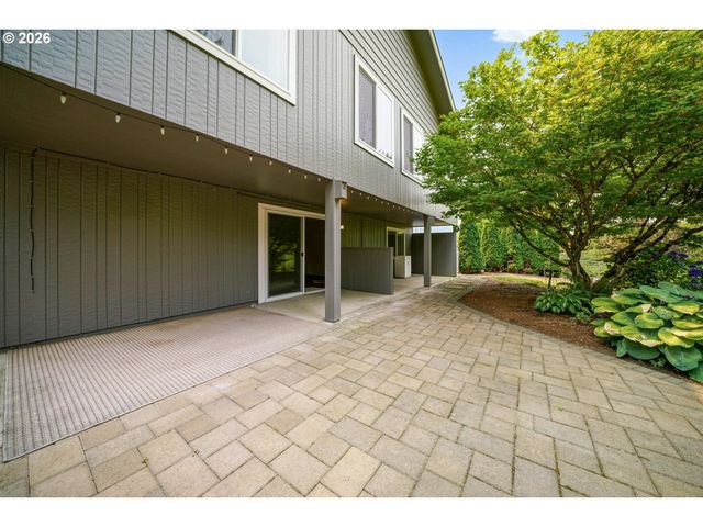 1639 NUT TREE Dr, Salem, OR 97304