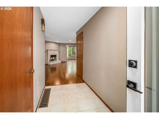 1639 NUT TREE Dr, Salem, OR 97304