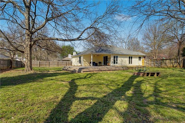 1451 Greenleaf Drive, Fayetteville, AR 72704