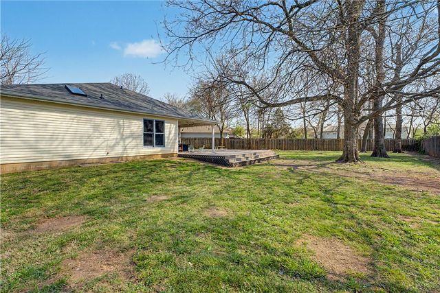 1451 Greenleaf Drive, Fayetteville, AR 72704