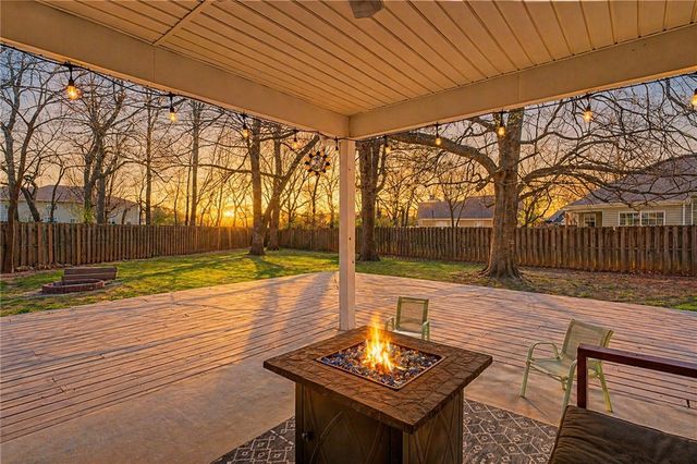 1451 Greenleaf Drive, Fayetteville, AR 72704