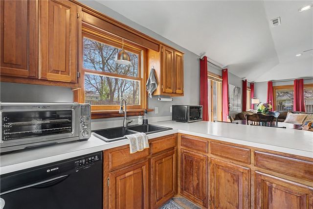 1451 Greenleaf Drive, Fayetteville, AR 72704