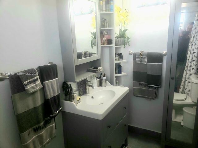 18900 NE 14th Ave D-205, Miami, FL 33179