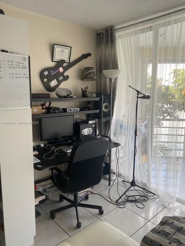 18900 NE 14th Ave D-205, Miami, FL 33179