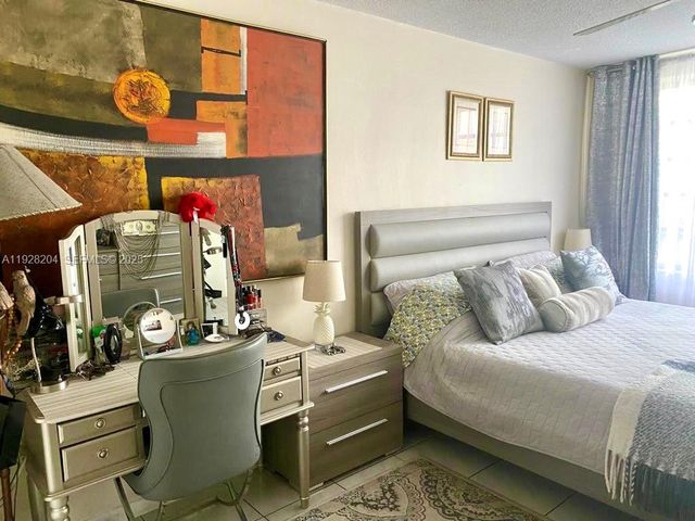 18900 NE 14th Ave D-205, Miami, FL 33179