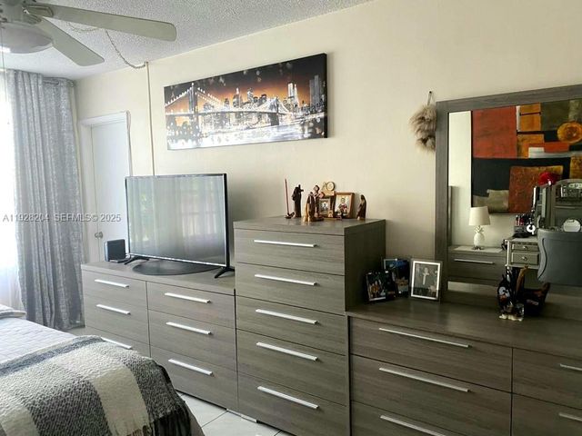 18900 NE 14th Ave D-205, Miami, FL 33179