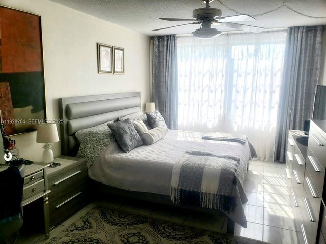 18900 NE 14th Ave D-205, Miami, FL 33179