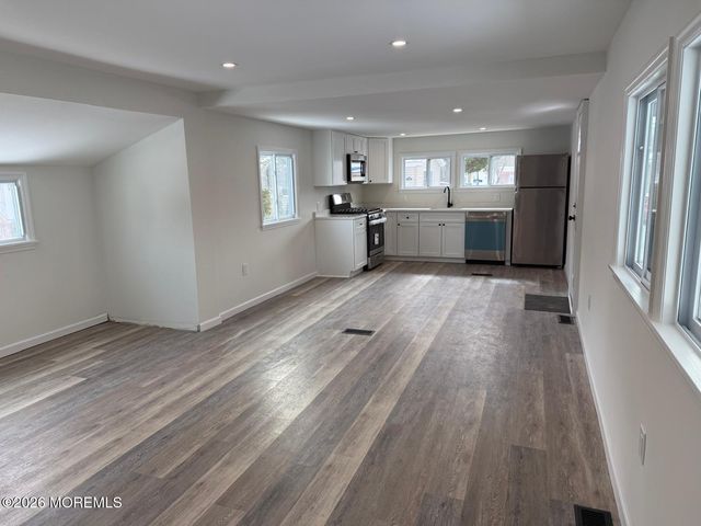 21 Essex Lane, Howell, NJ 07731