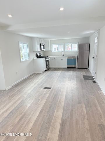 21 Essex Lane, Howell, NJ 07731