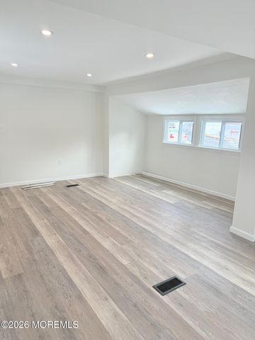 21 Essex Lane, Howell, NJ 07731