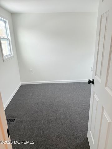 21 Essex Lane, Howell, NJ 07731