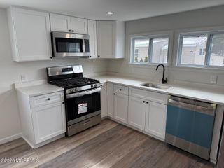 21 Essex Lane, Howell, NJ 07731