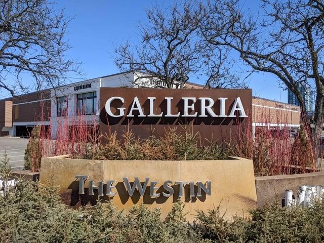 5541 W 70th Street, Edina, MN 55439