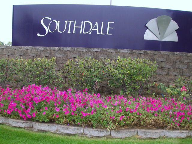 5541 W 70th Street, Edina, MN 55439