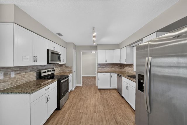 2421 NE 57TH PLACE, Ocala, FL 34479